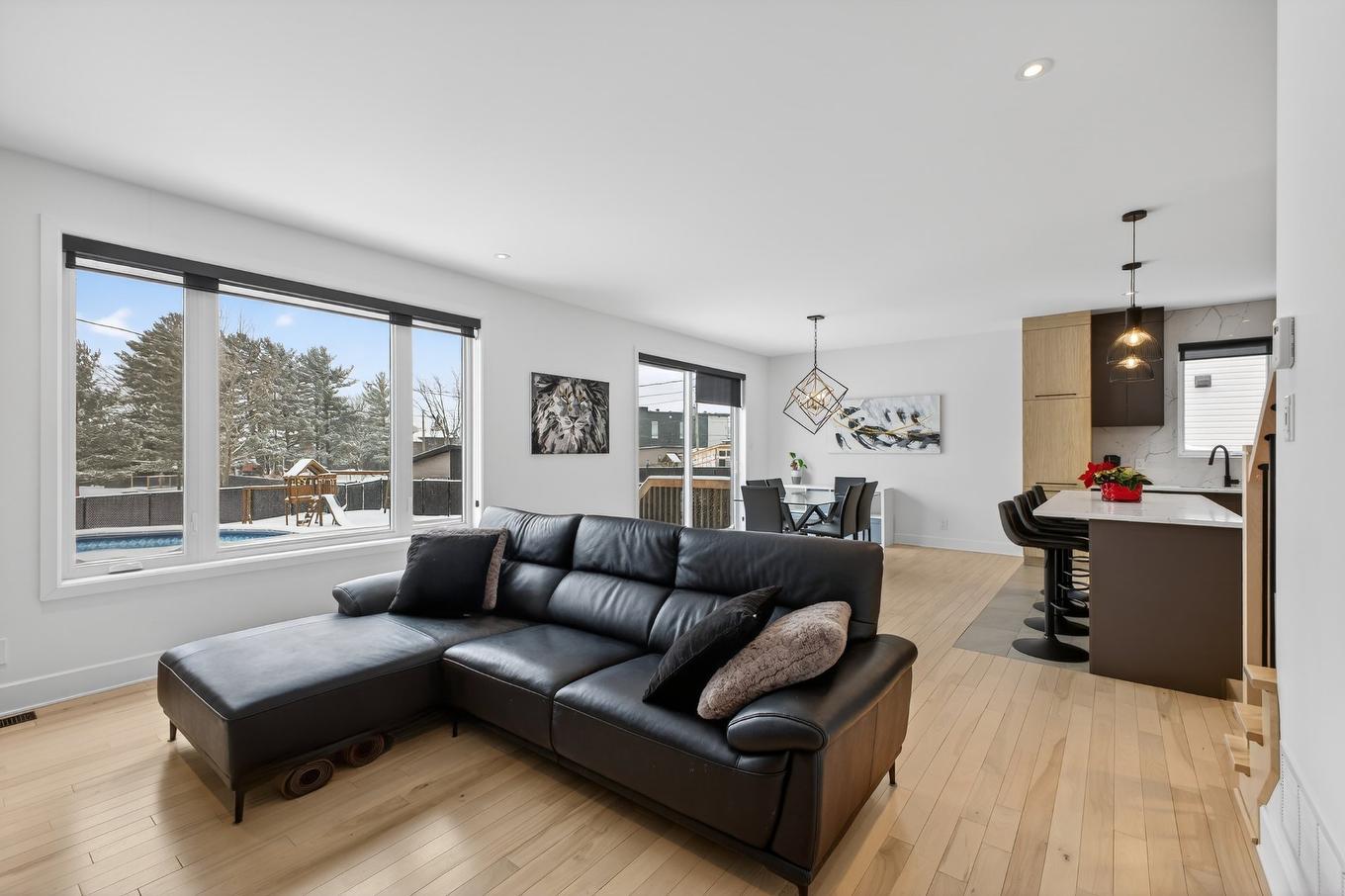 Salon - 539 Rue Des Anémones, Saint-Jean-Sur-Richelieu, QC - Indoor Photo Showing Living Room