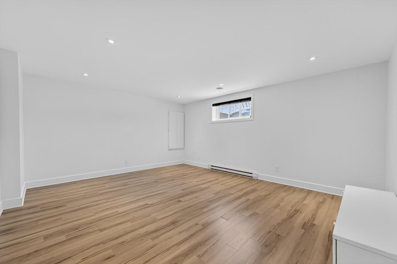 Salle familiale - 539 Rue Des Anémones, Saint-Jean-Sur-Richelieu, QC - Indoor Photo Showing Other Room