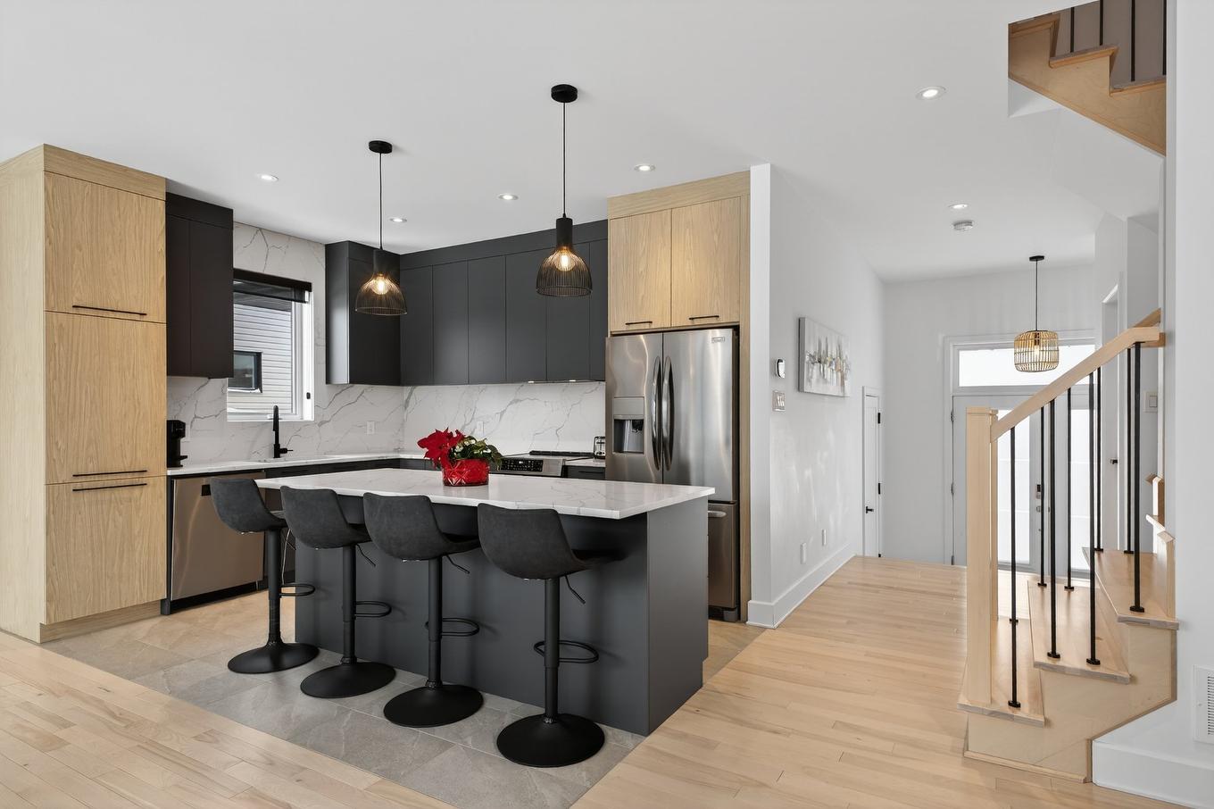 Cuisine - 539 Rue Des Anémones, Saint-Jean-Sur-Richelieu, QC - Indoor Photo Showing Kitchen With Upgraded Kitchen