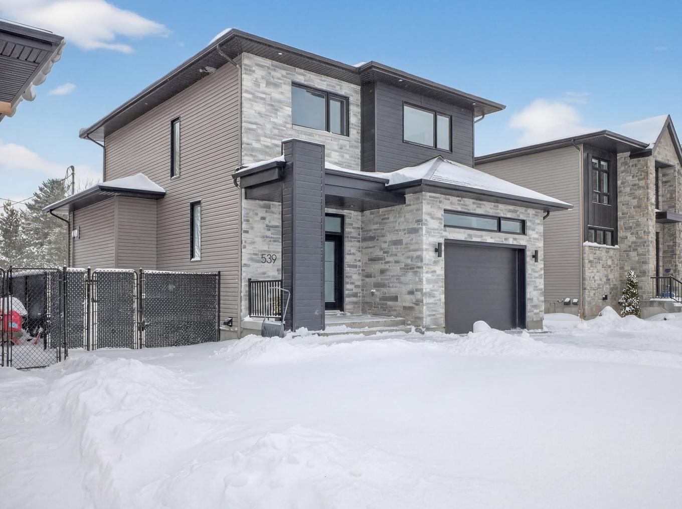 Façade - 539 Rue Des Anémones, Saint-Jean-Sur-Richelieu, QC - Outdoor