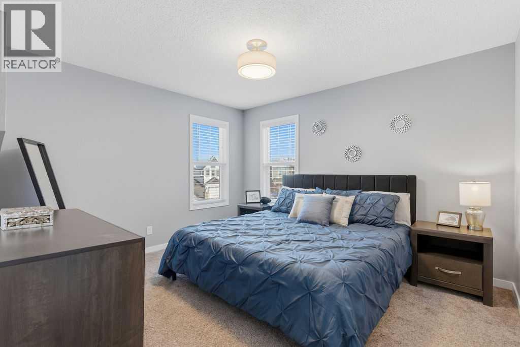 Primary bedroom - 105 Chaparral Valley Crescent Se, Calgary, AB - Indoor Photo Showing Bedroom