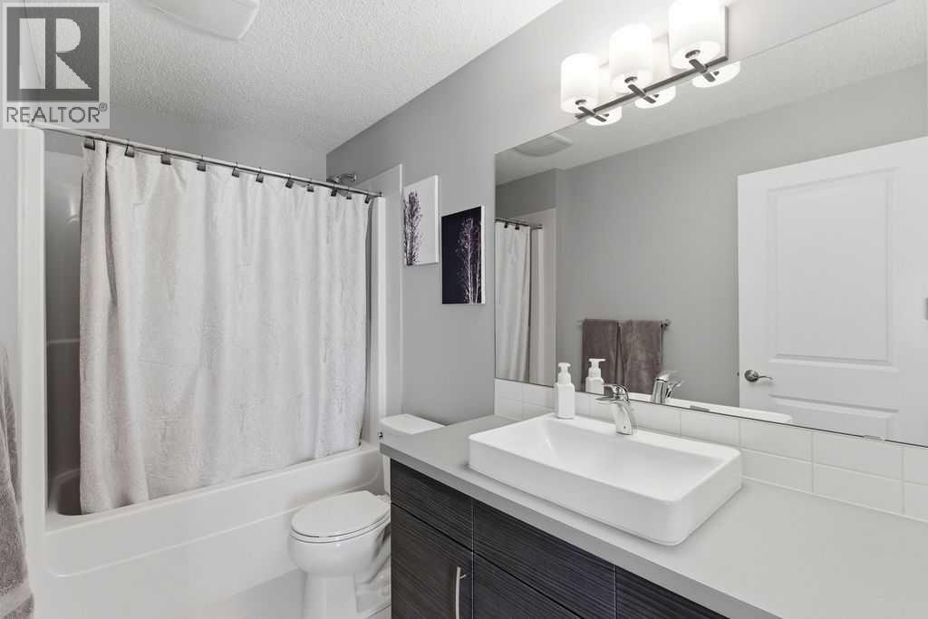 Ensuite - 105 Chaparral Valley Crescent Se, Calgary, AB - Indoor Photo Showing Bathroom