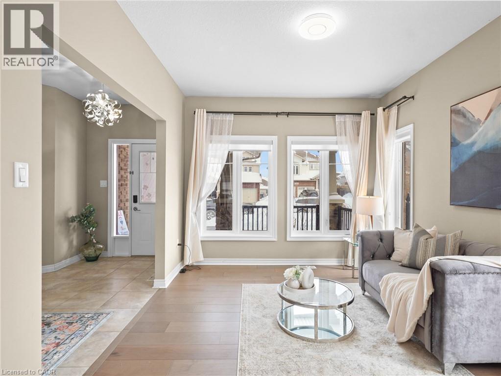 906 Audrey Place, Kitchener, ON - Indoor Photo Showing Living Room