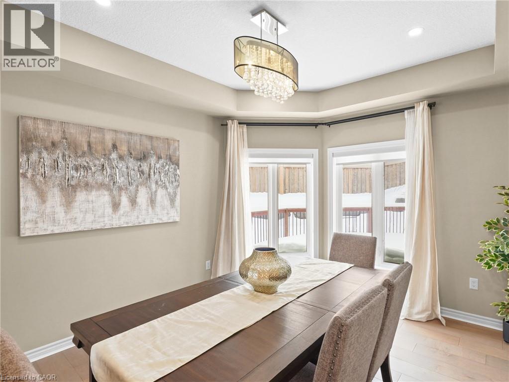906 Audrey Place, Kitchener, ON - Indoor Photo Showing Dining Room