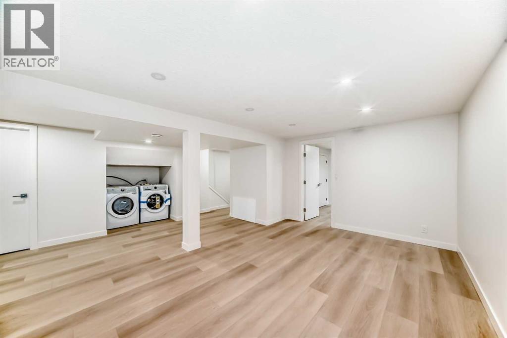 1242 Mardale Drive Ne, Calgary, AB - Indoor Photo Showing Other Room