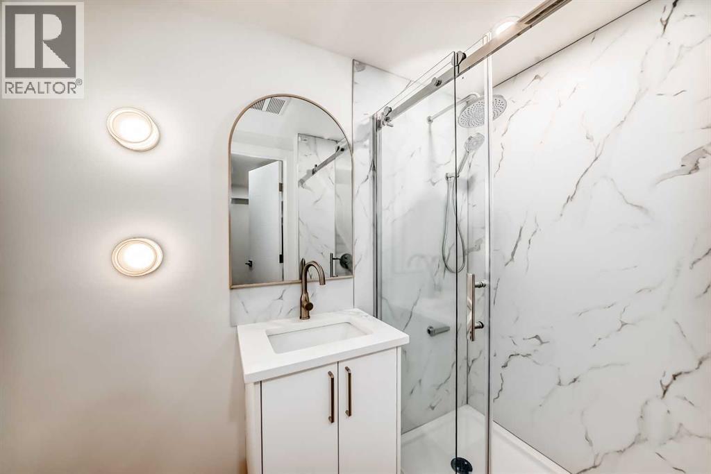 1242 Mardale Drive Ne, Calgary, AB - Indoor Photo Showing Bathroom