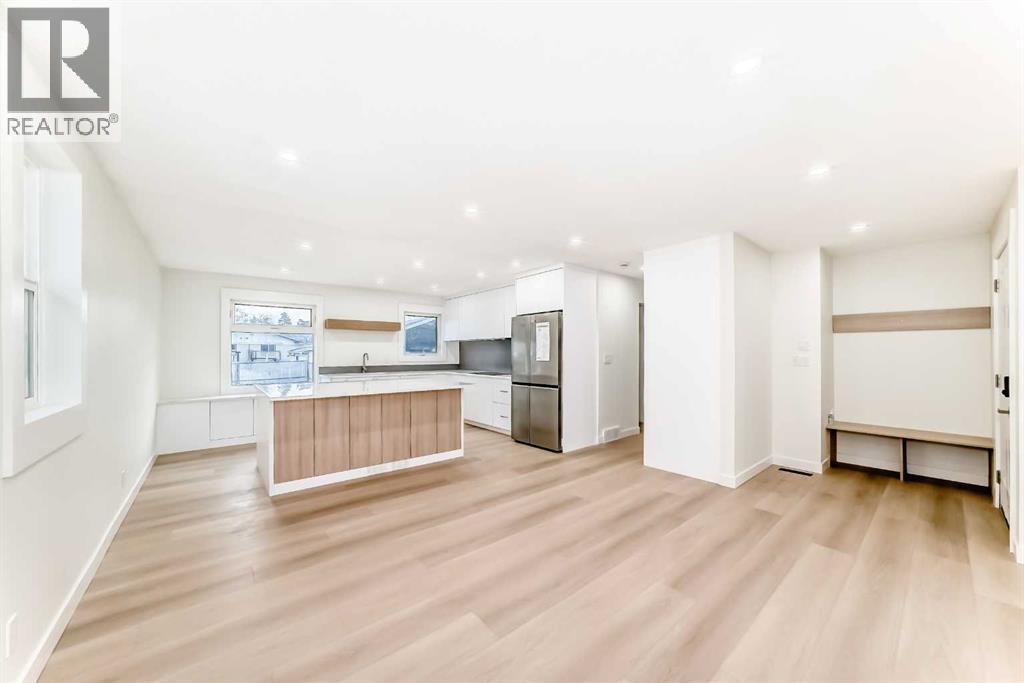 1242 Mardale Drive Ne, Calgary, AB - Indoor Photo Showing Other Room