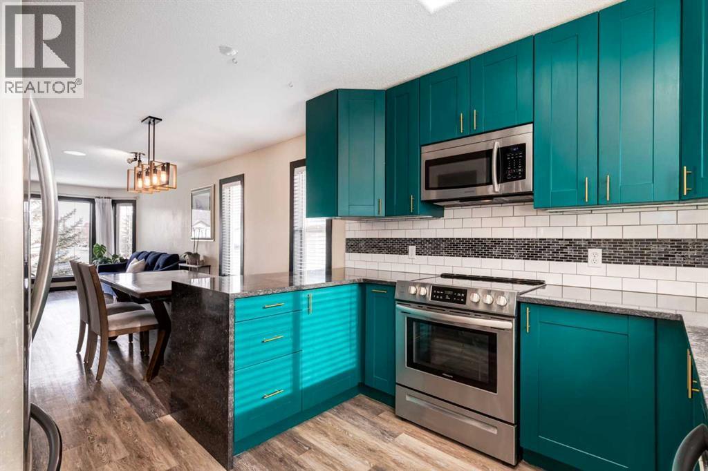 140 Stonegate Close Nw, Airdrie, AB - Indoor Photo Showing Kitchen