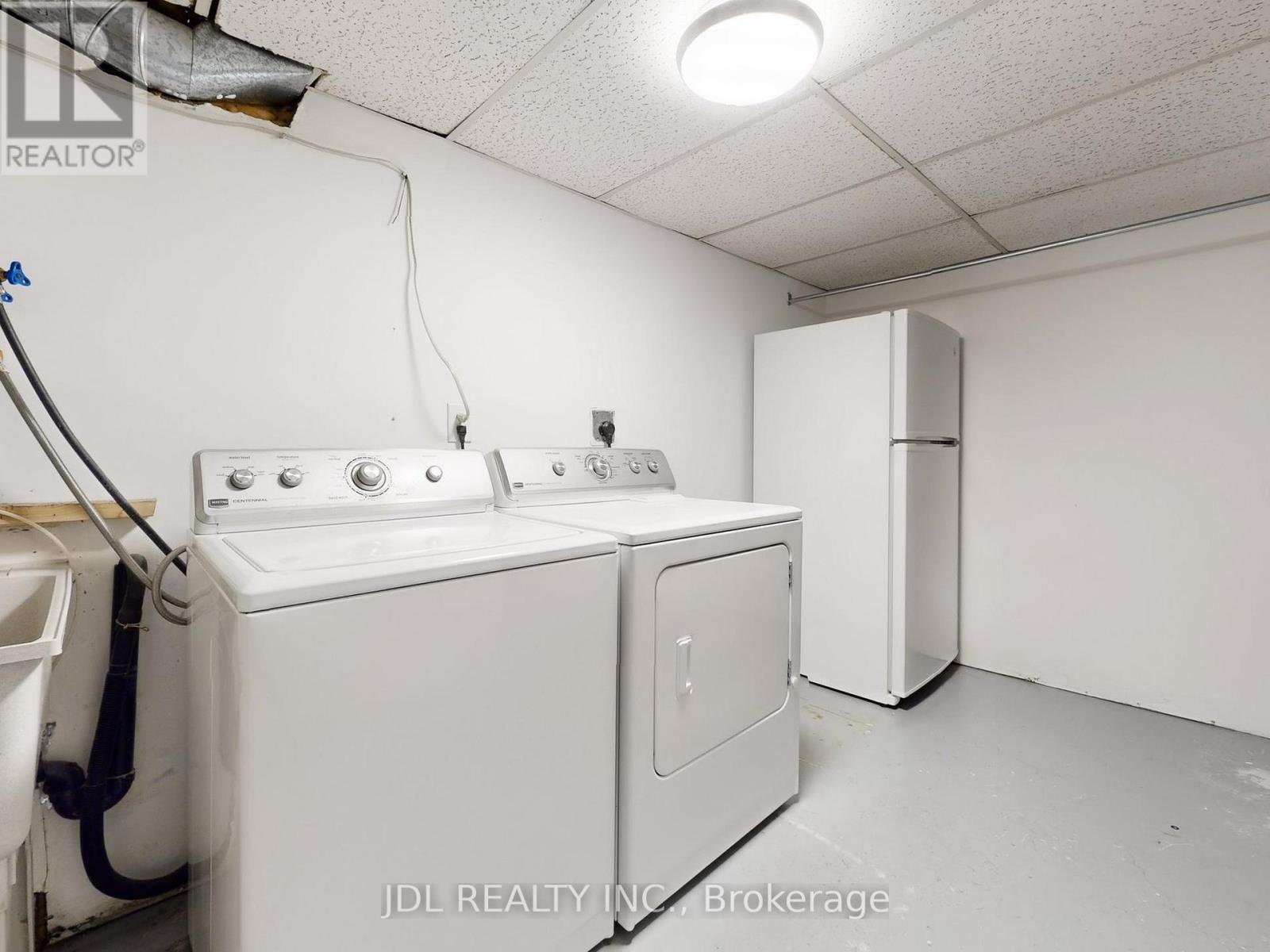 129 Appleby Crescent, Markham, ON - Indoor Photo Showing Laundry Room