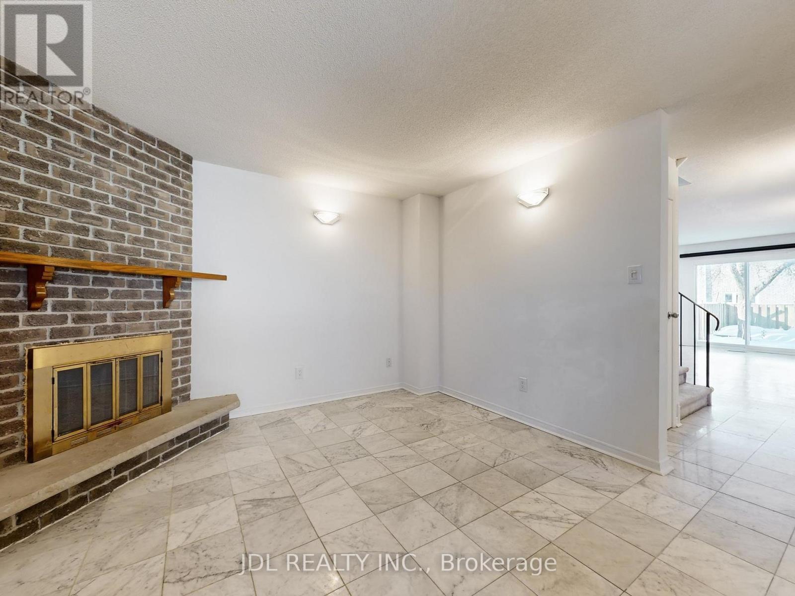 129 Appleby Crescent, Markham, ON - Indoor With Fireplace