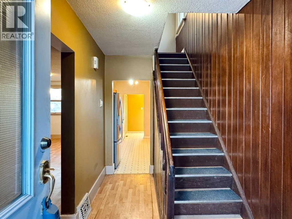 Entrance - 718 10 Street S, Lethbridge, AB - Indoor Photo Showing Other Room