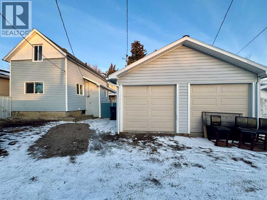 Additional House with Double Detached Garage - 718 10 Street S, Lethbridge, AB - Outdoor With Exterior