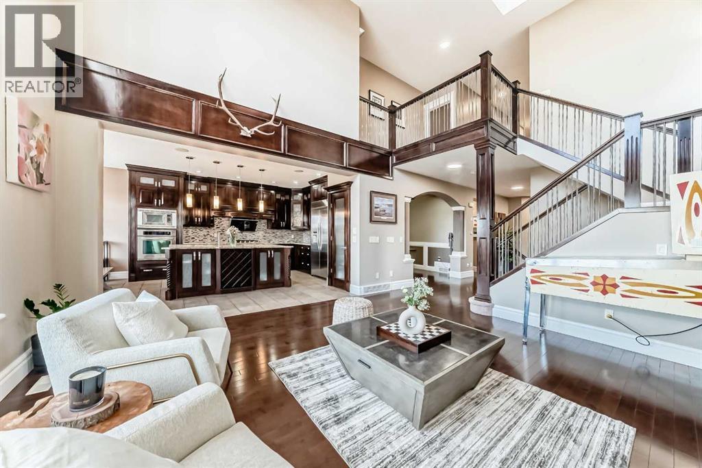115 Wentworth Hill Sw, Calgary, AB - Indoor Photo Showing Living Room