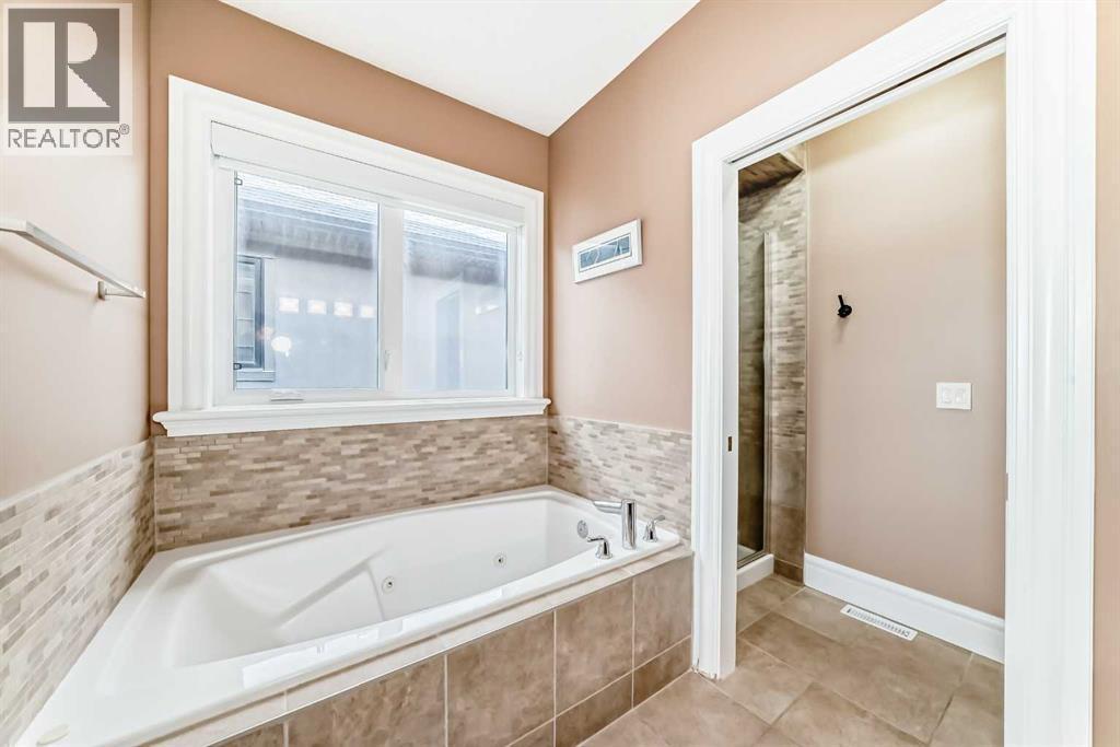 115 Wentworth Hill Sw, Calgary, AB - Indoor Photo Showing Bathroom