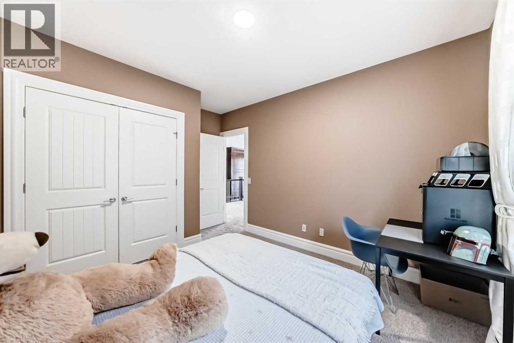 115 Wentworth Hill Sw, Calgary, AB - Indoor Photo Showing Bedroom