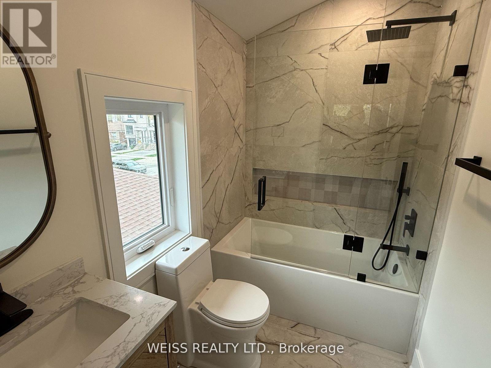 137 Bannockburn Avenue, Toronto, ON - Indoor Photo Showing Bathroom