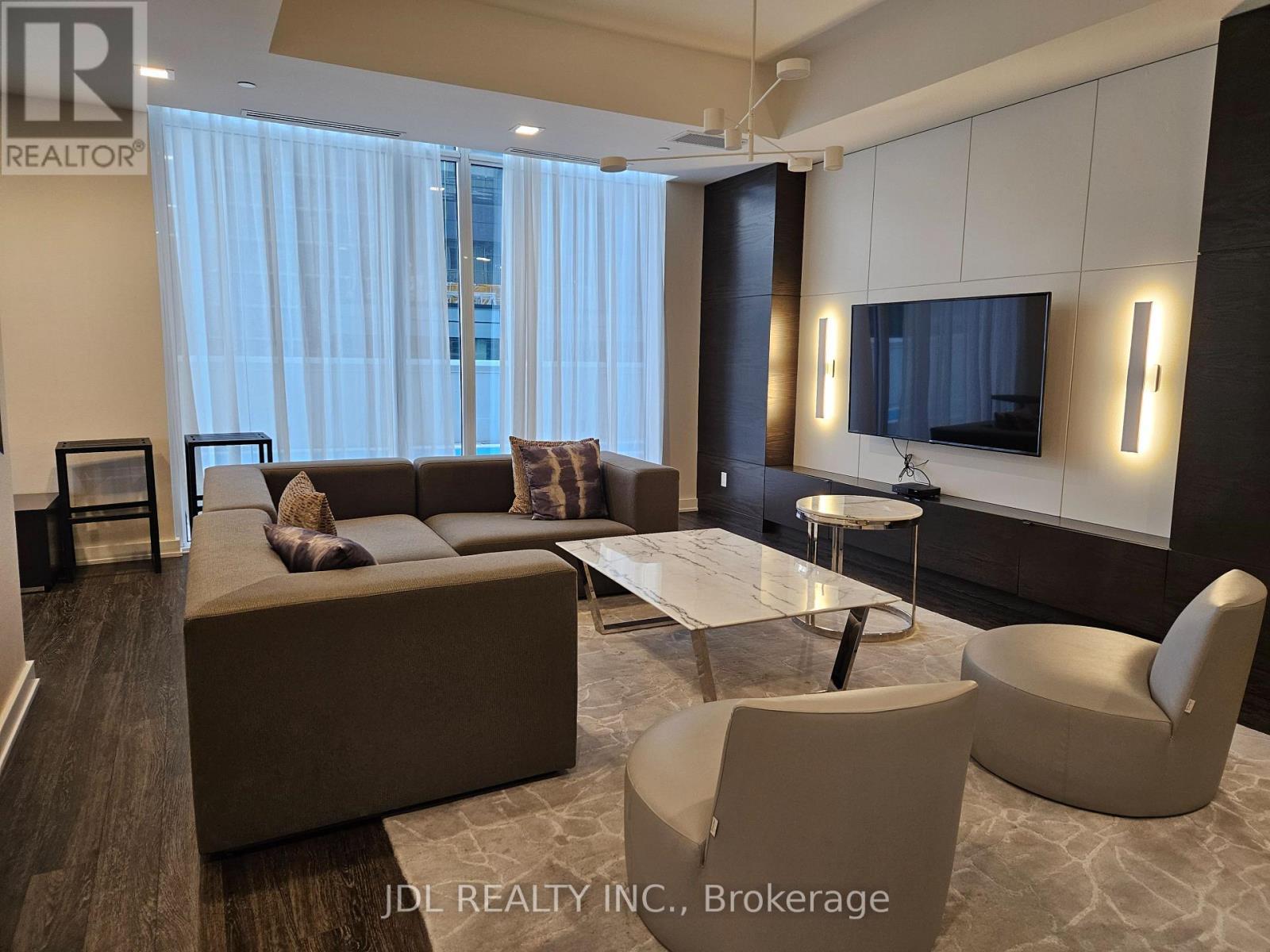 2112 - 5180 Yonge Street, Toronto, ON - Indoor Photo Showing Living Room