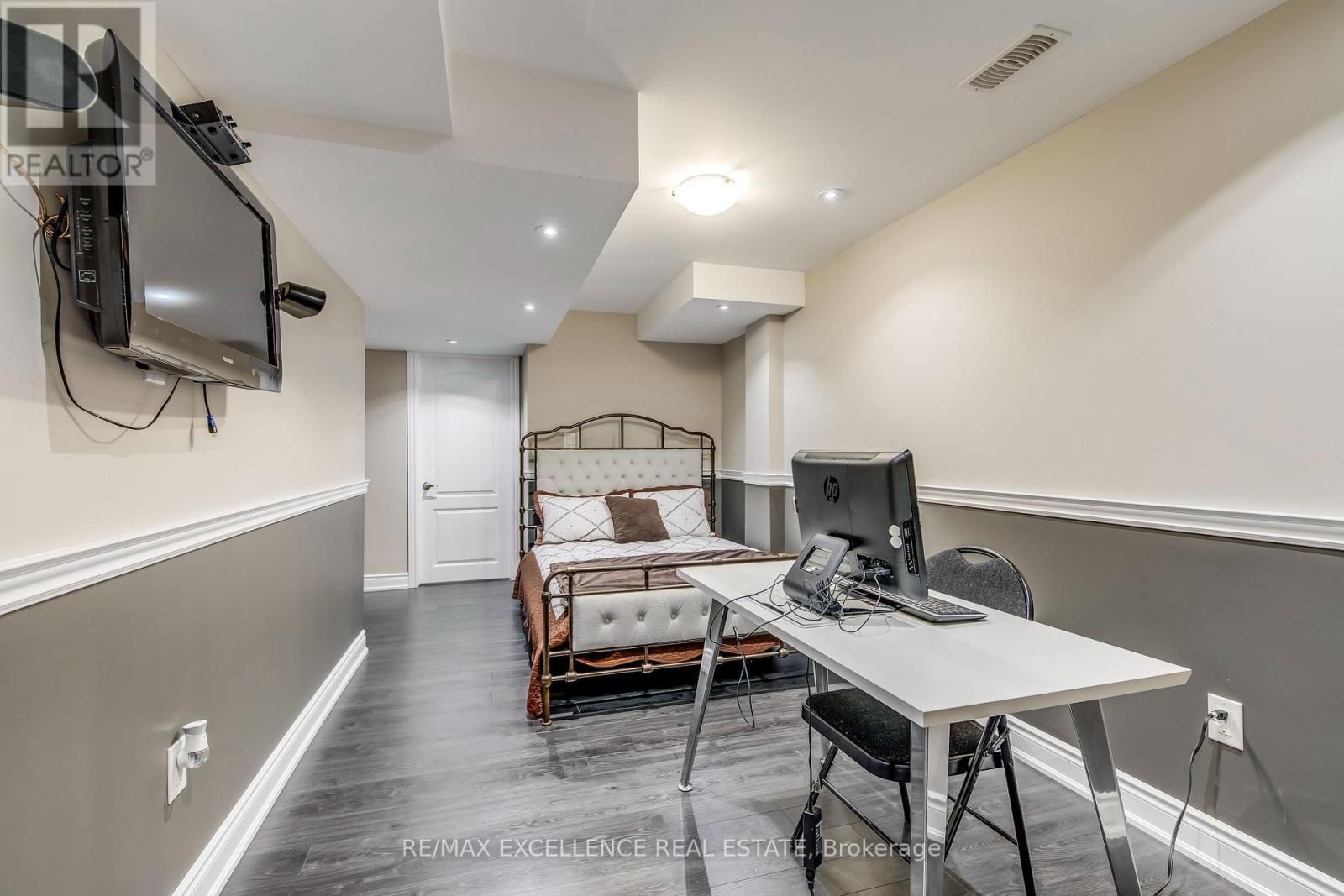9 Natronia Trail, Brampton, ON - Indoor Photo Showing Bedroom