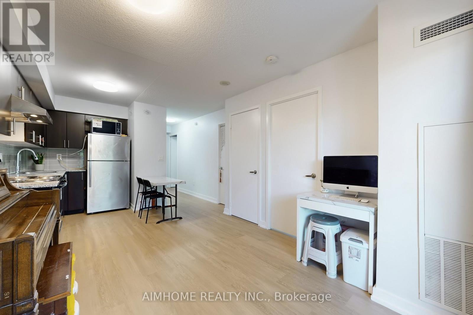 311 - 1420 Dupont Street, Toronto, ON - Indoor Photo Showing Kitchen