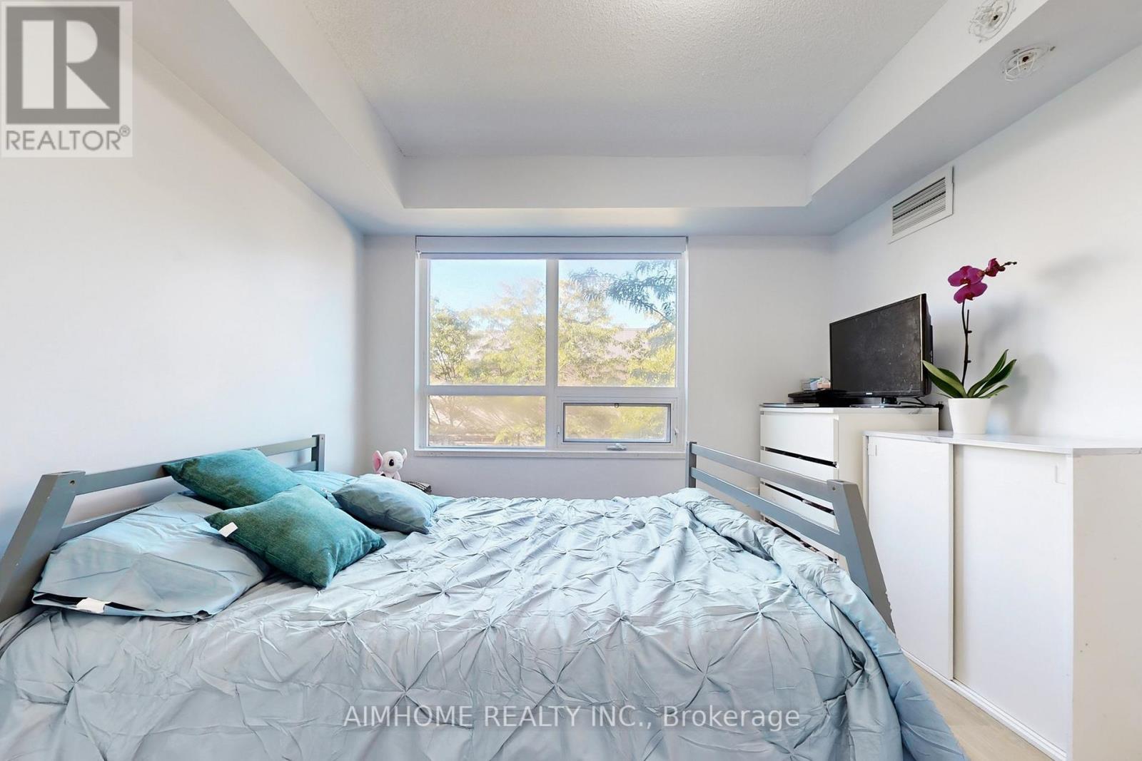 311 - 1420 Dupont Street, Toronto, ON - Indoor Photo Showing Bedroom