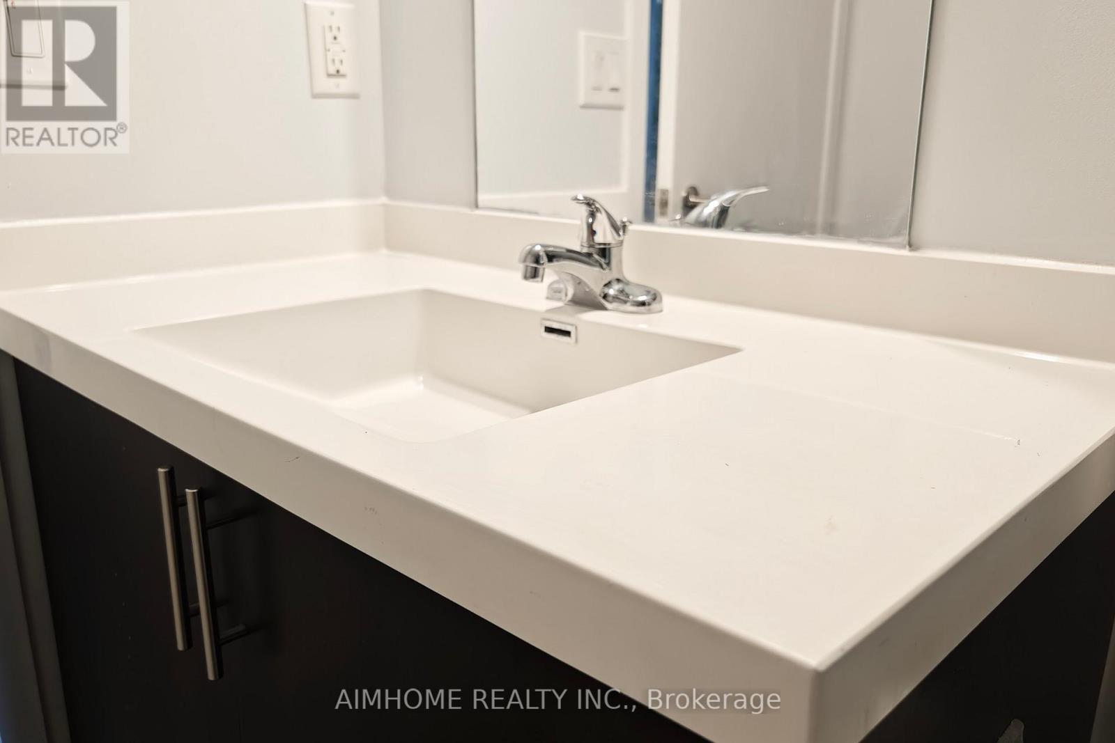 311 - 1420 Dupont Street, Toronto, ON - Indoor Photo Showing Bathroom