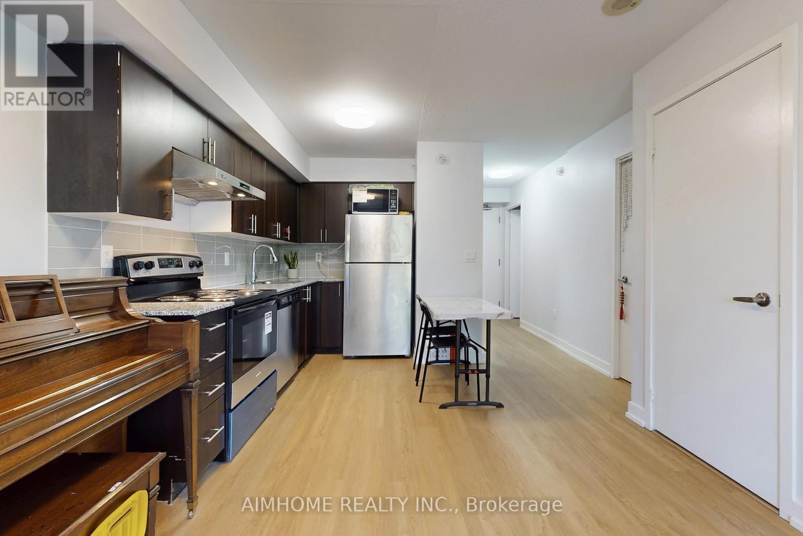 311 - 1420 Dupont Street, Toronto, ON - Indoor Photo Showing Kitchen