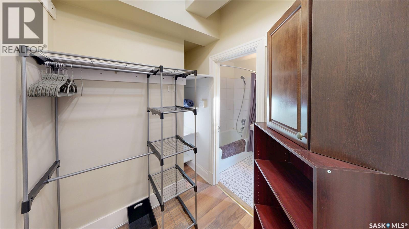 212 2305 Victoria Avenue, Regina, SK - Indoor