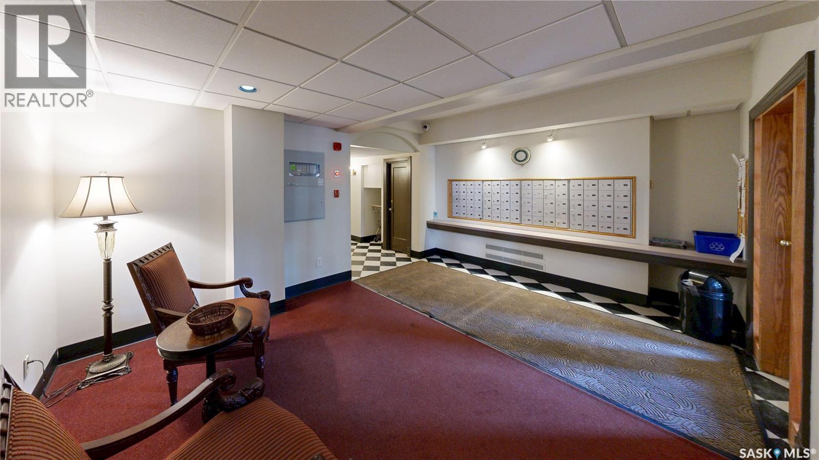 212 2305 Victoria Avenue, Regina, SK - Indoor Photo Showing Other Room