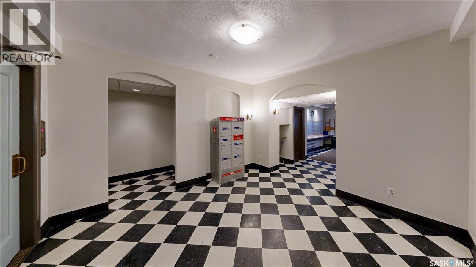 212 2305 Victoria Avenue, Regina, SK - Indoor Photo Showing Bedroom