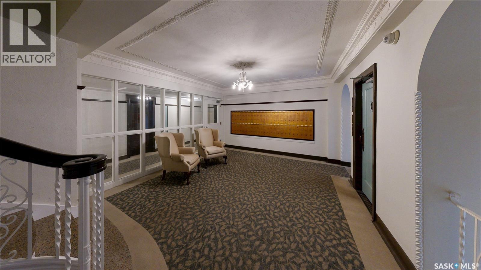 212 2305 Victoria Avenue, Regina, SK - Indoor Photo Showing Other Room