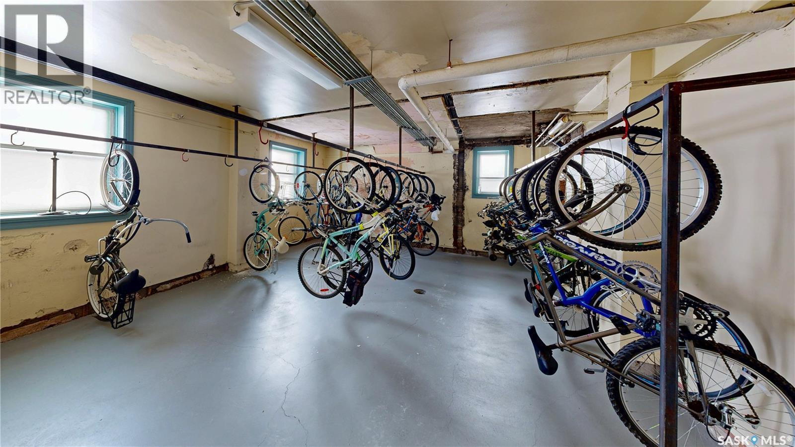 212 2305 Victoria Avenue, Regina, SK - Indoor Photo Showing Other Room