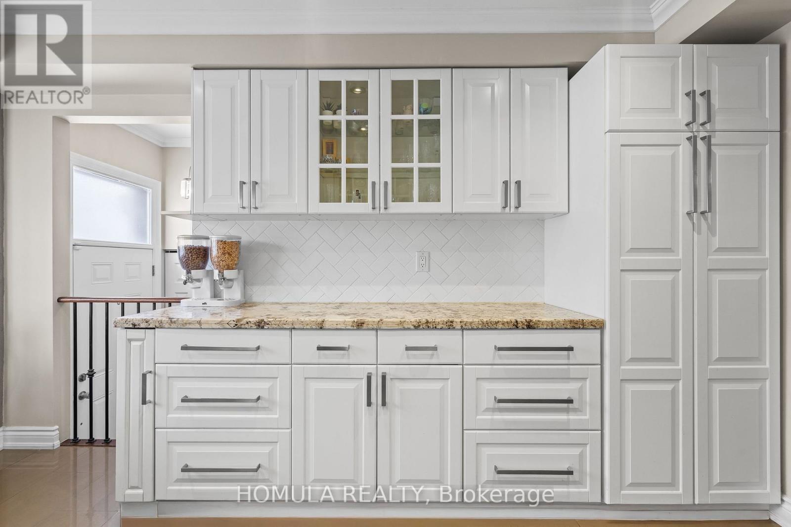 5 - 211 Woodbridge Avenue, Vaughan, ON -