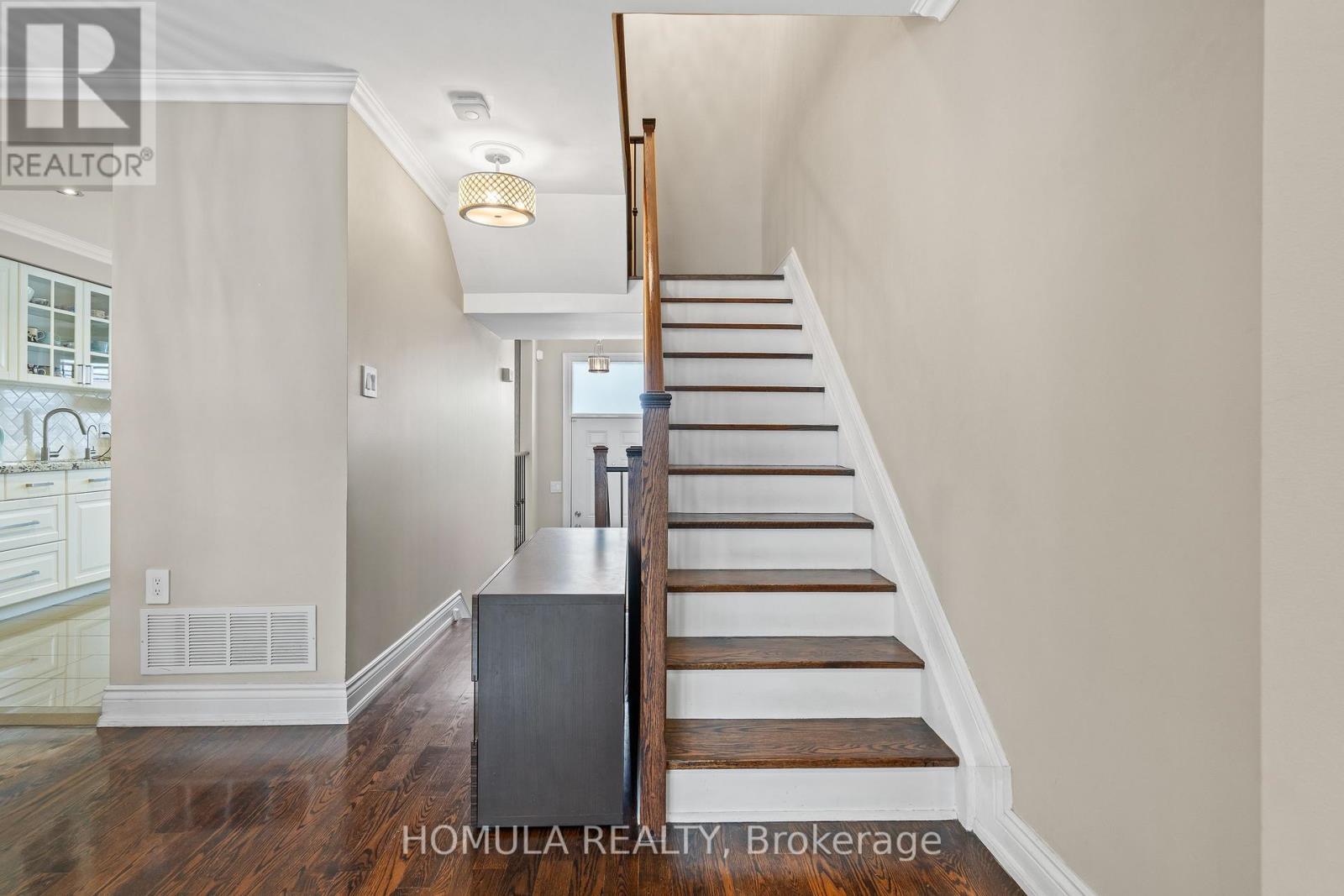 5 - 211 Woodbridge Avenue, Vaughan, ON - Indoor Photo Showing Other Room