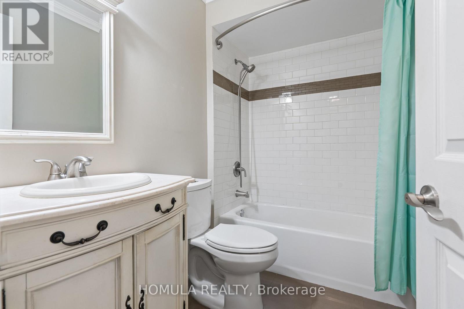 5 - 211 Woodbridge Avenue, Vaughan, ON - Indoor Photo Showing Bathroom