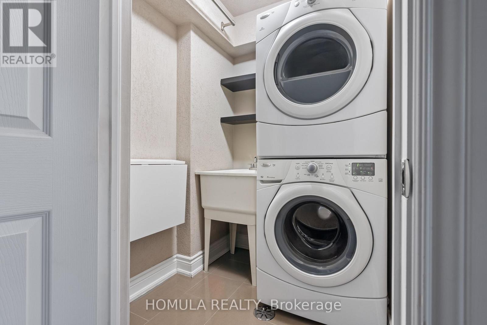 5 - 211 Woodbridge Avenue, Vaughan, ON - Indoor Photo Showing Laundry Room