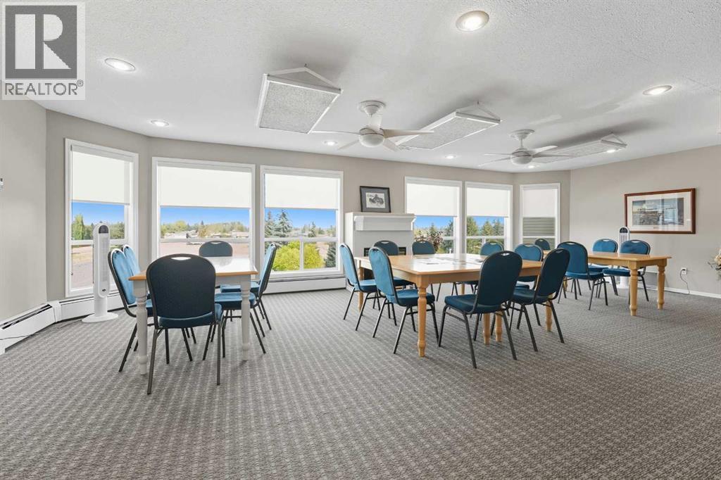 208, 6118 53 Avenue, Red Deer, AB - Indoor Photo Showing Dining Room