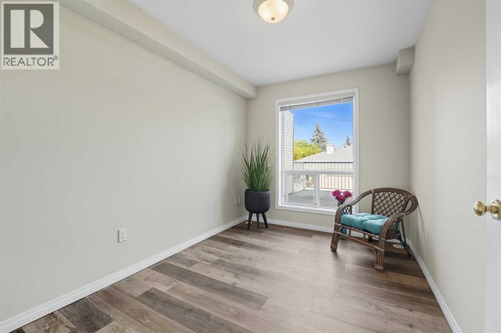 208, 6118 53 Avenue, Red Deer, AB - Indoor Photo Showing Other Room