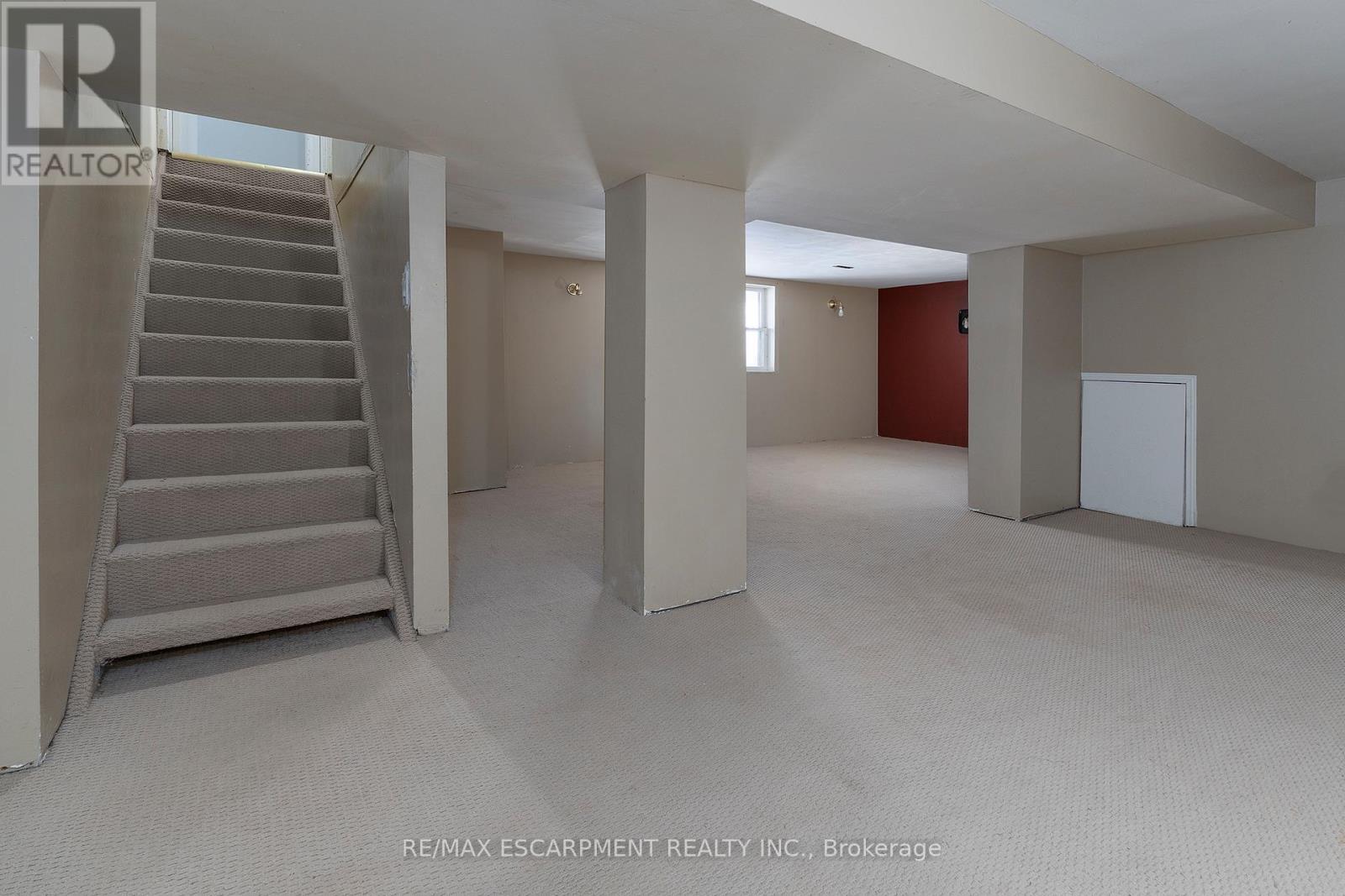 2448 Wilson Street W, Hamilton, ON - Indoor