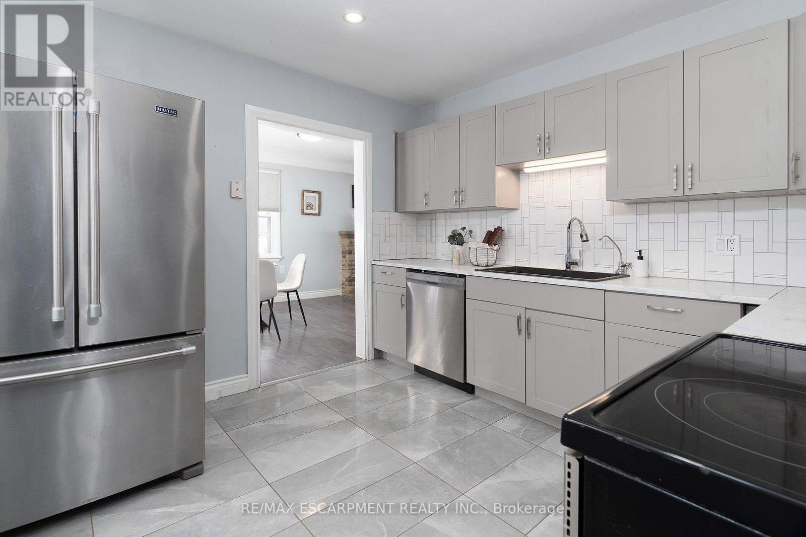 2448 Wilson Street W, Hamilton, ON - Indoor Photo Showing Kitchen