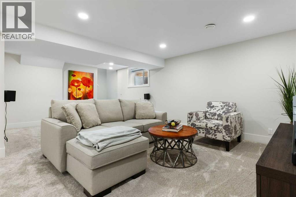 9936 Maplecreek Drive Se, Calgary, AB - Indoor