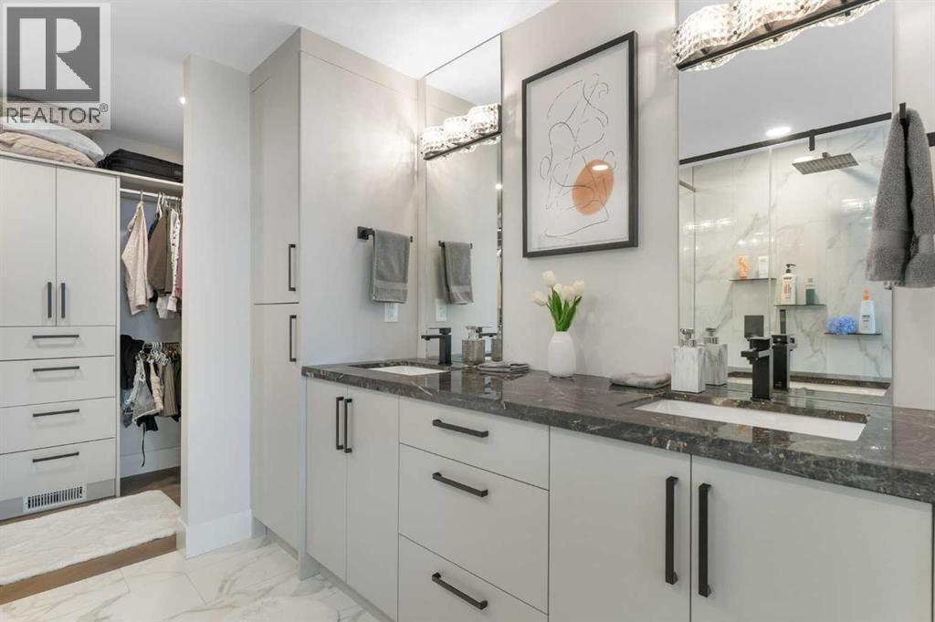 9936 Maplecreek Drive Se, Calgary, AB - Indoor Photo Showing Bathroom