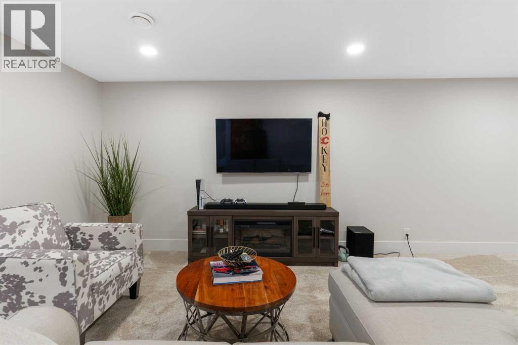 9936 Maplecreek Drive Se, Calgary, AB - Indoor Photo Showing Other Room