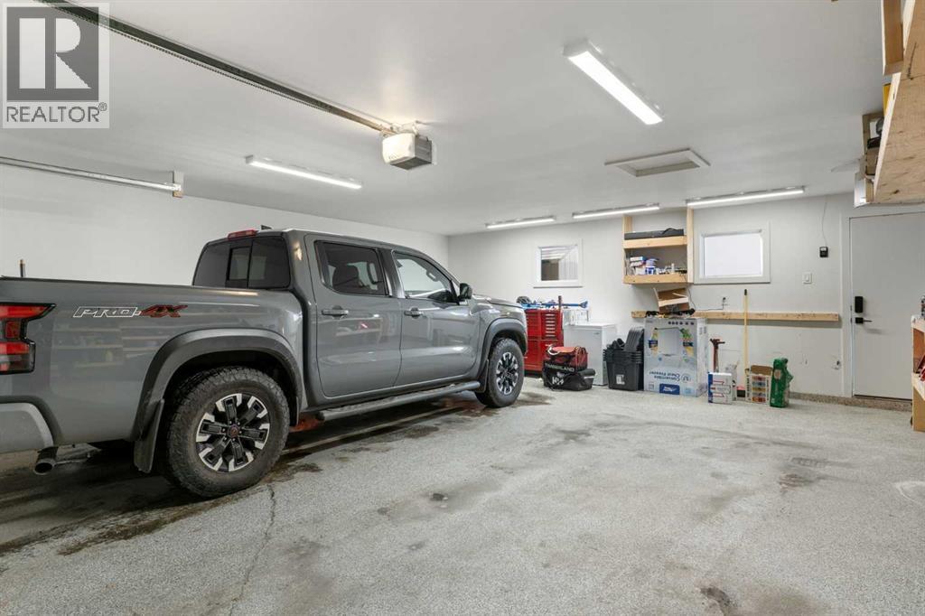 9936 Maplecreek Drive Se, Calgary, AB - Indoor Photo Showing Garage