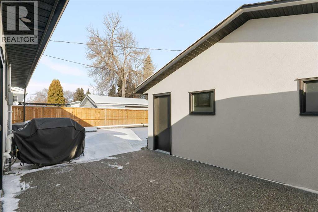 9936 Maplecreek Drive Se, Calgary, AB - Outdoor With Exterior