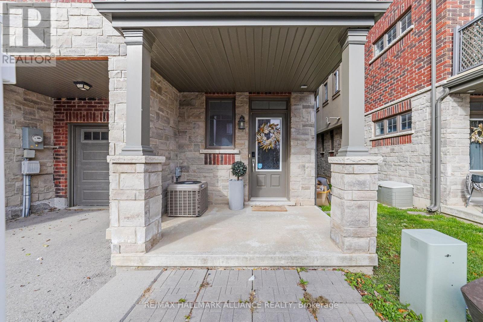 #45 - 1169 Garner Road E, Hamilton, ON - Outdoor