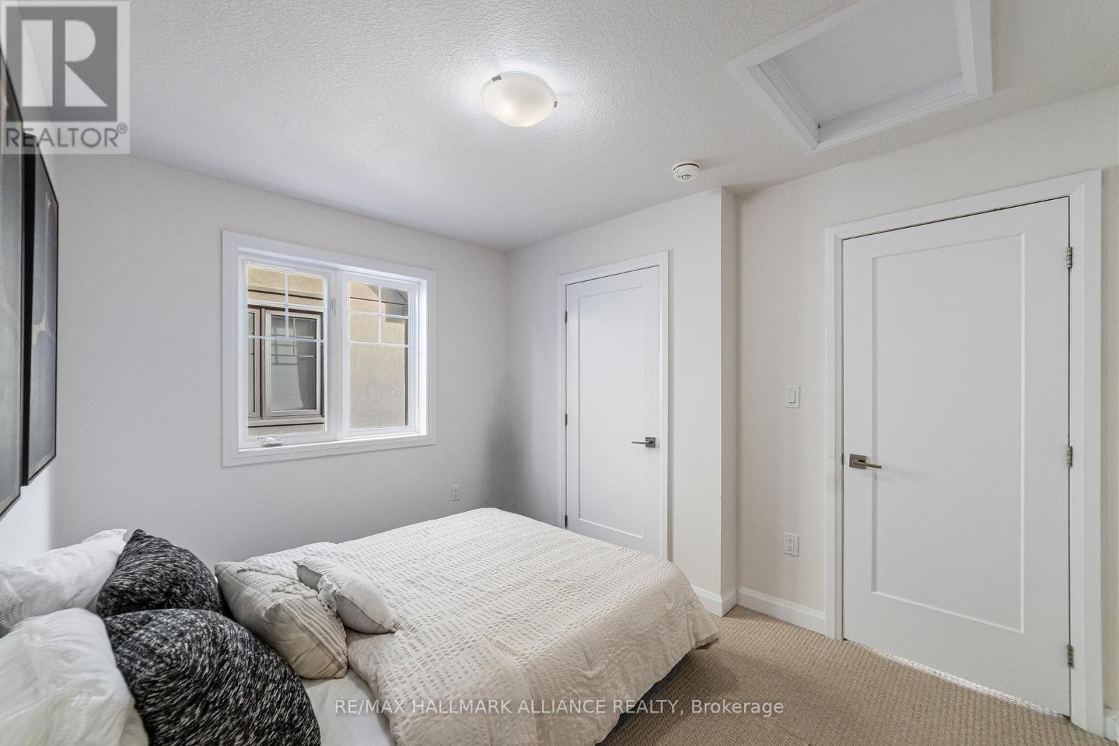 #45 - 1169 Garner Road E, Hamilton, ON - Indoor Photo Showing Bedroom