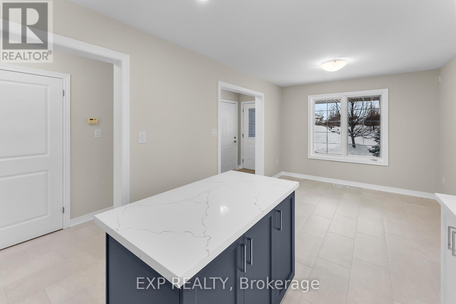 8329 Atack Court, Niagara Falls (Ascot), ON - Indoor Photo Showing Other Room