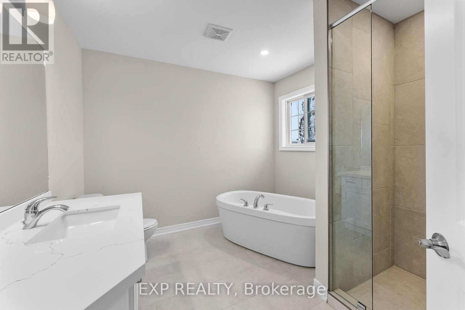 8329 Atack Court, Niagara Falls (Ascot), ON - Indoor Photo Showing Bathroom