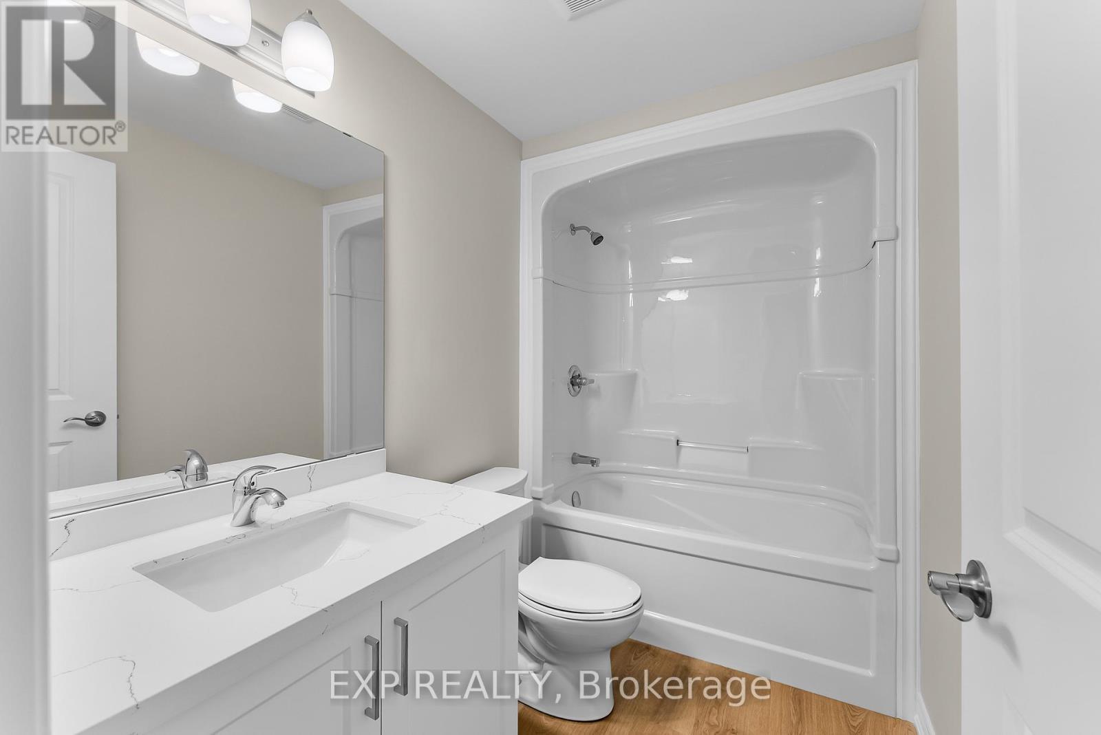 8329 Atack Court, Niagara Falls (Ascot), ON - Indoor Photo Showing Bathroom