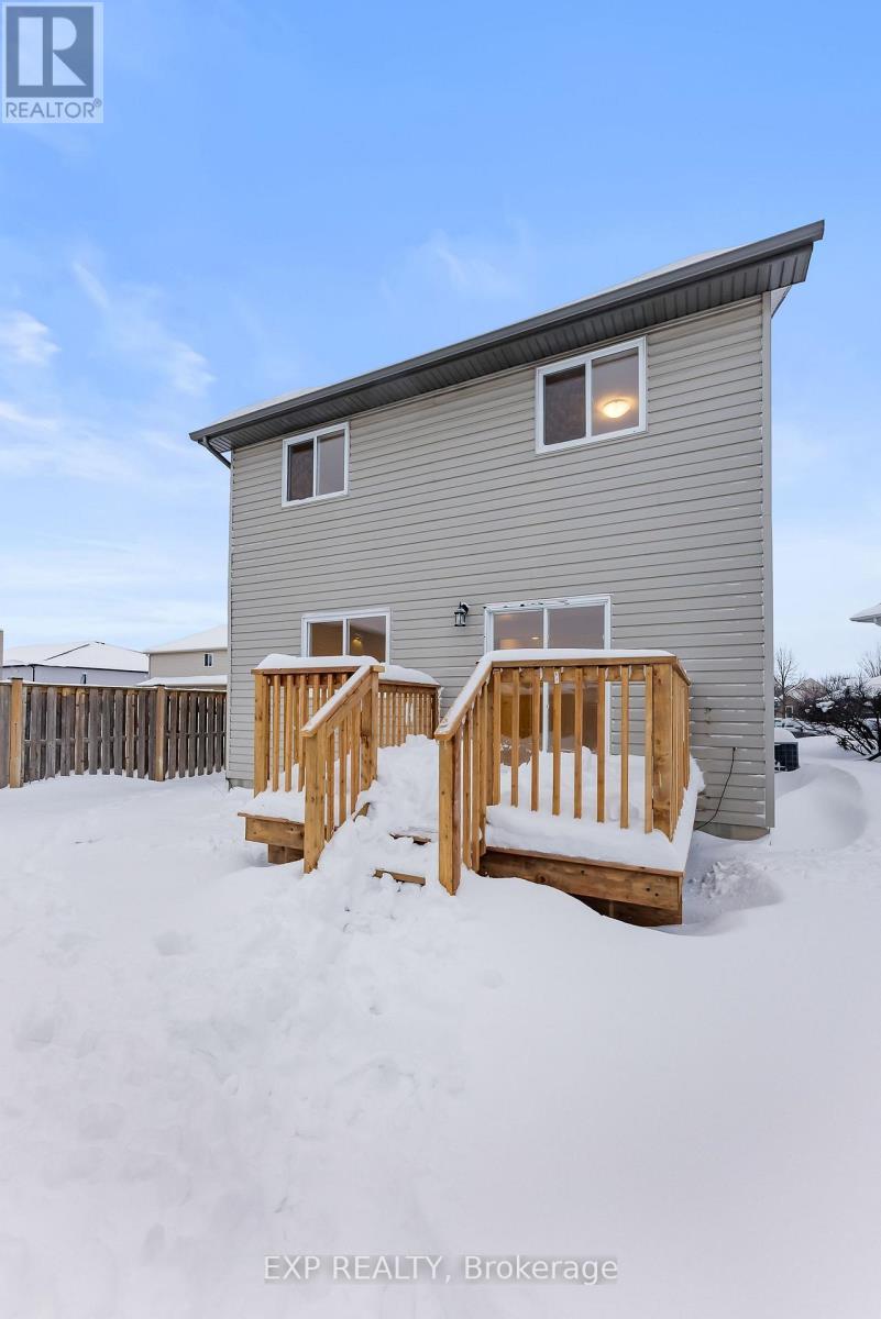 8329 Atack Court, Niagara Falls (Ascot), ON - Outdoor With Exterior